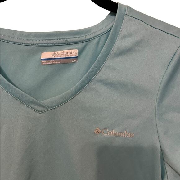 Aqua Blue Columbia Dri Fit T-Shirt - Size Small - Picture 2 of 4